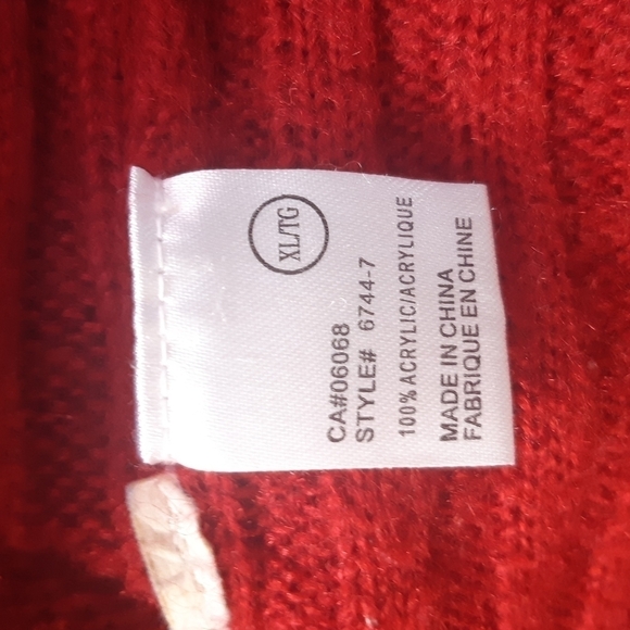 💃Woman's warm side street red turtle neck/cowl long sleeve sweater 💃 - Picture 8 of 9